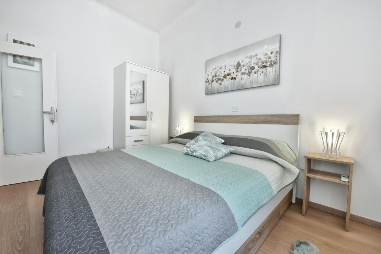 Premium Apartment Aria פורץ מראה חיצוני תמונה