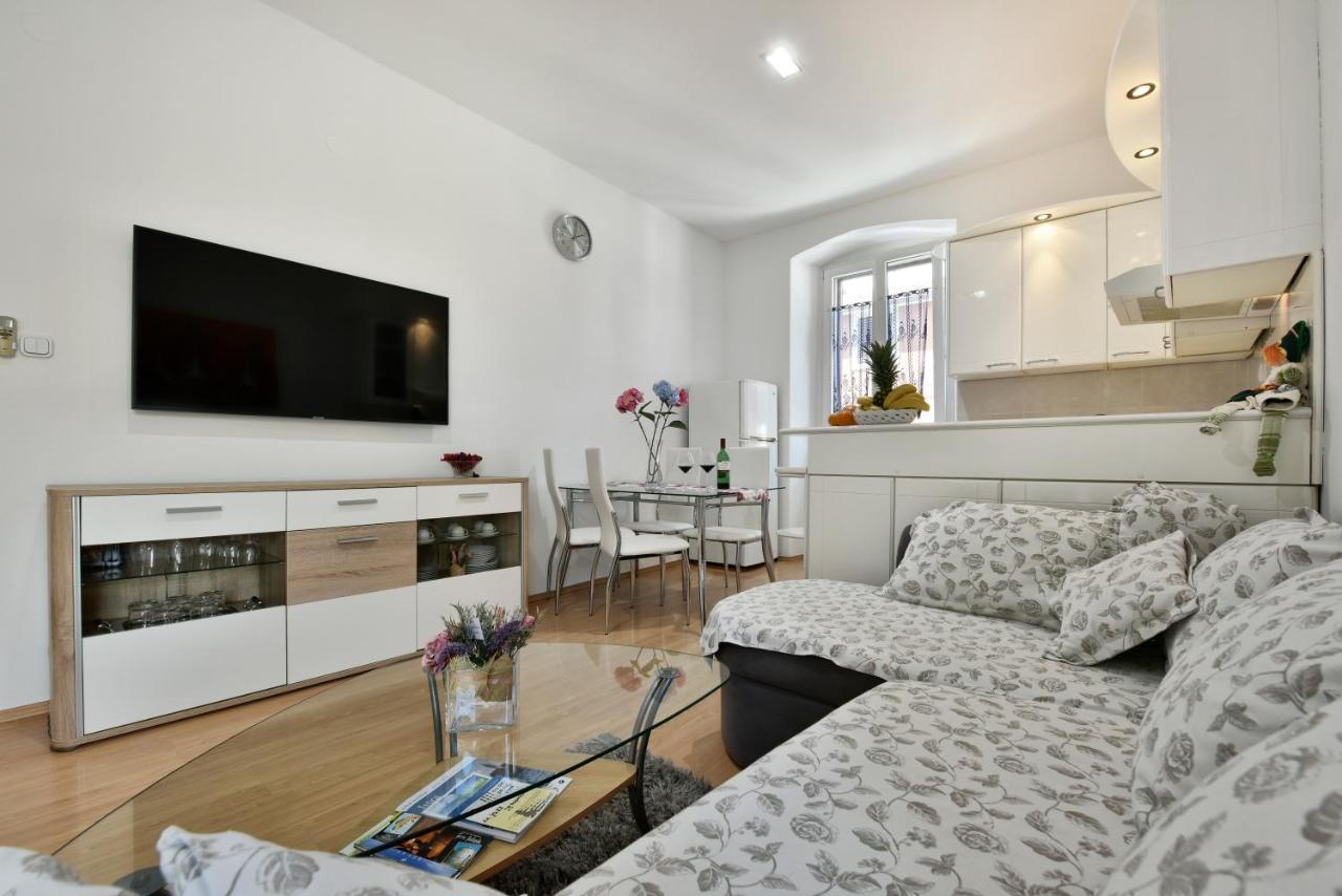 Premium Apartment Aria פורץ מראה חיצוני תמונה
