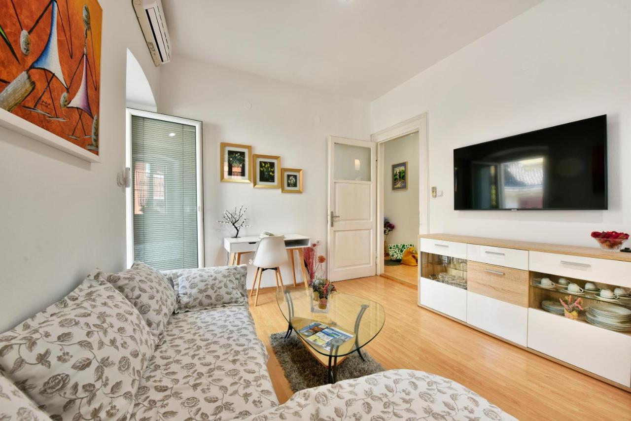 Premium Apartment Aria פורץ מראה חיצוני תמונה