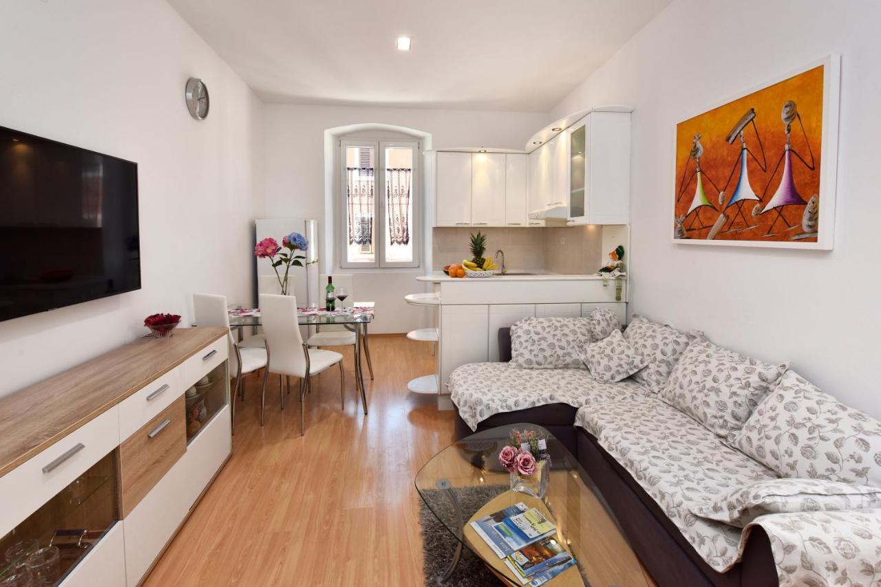 Premium Apartment Aria פורץ מראה חיצוני תמונה
