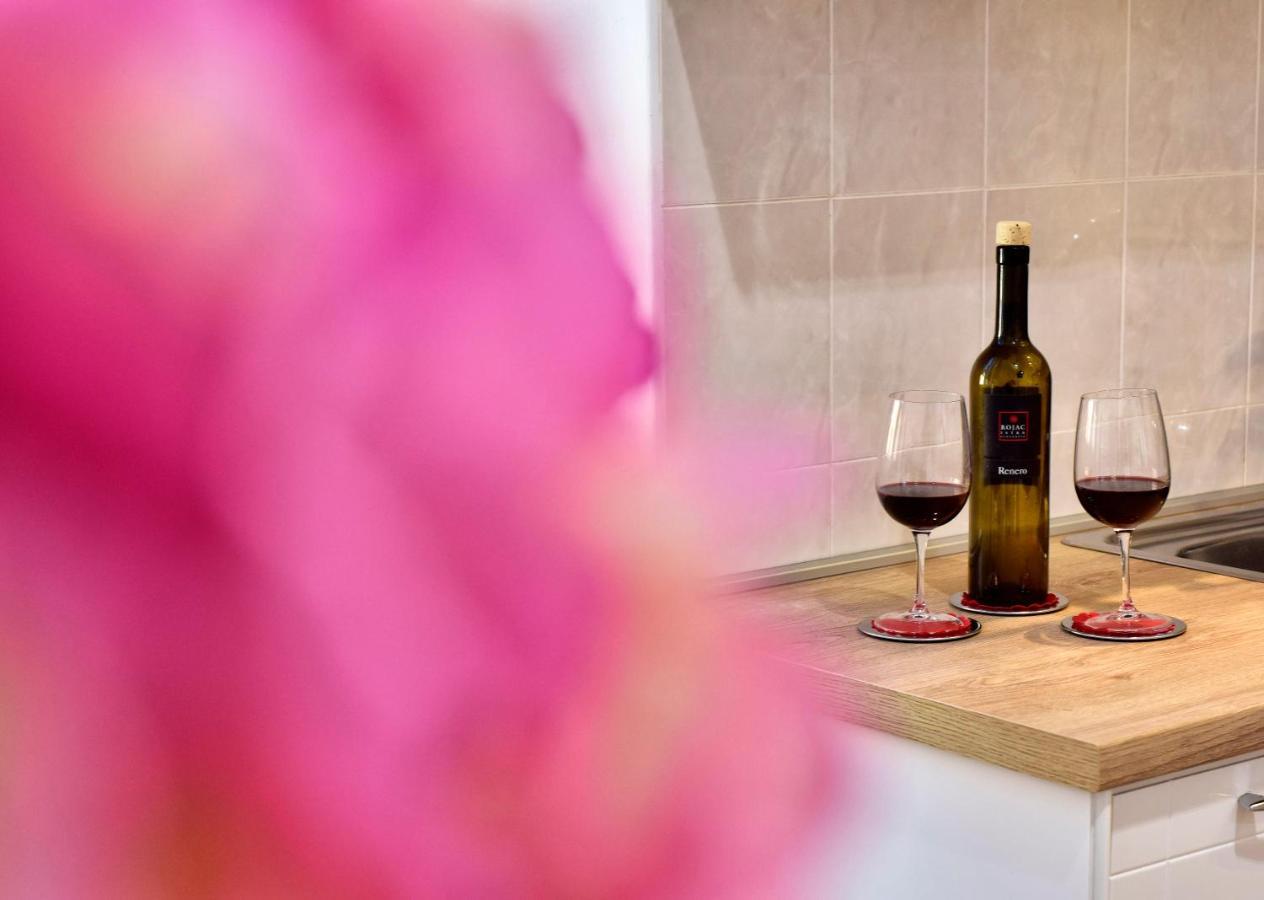 Premium Apartment Aria פורץ מראה חיצוני תמונה
